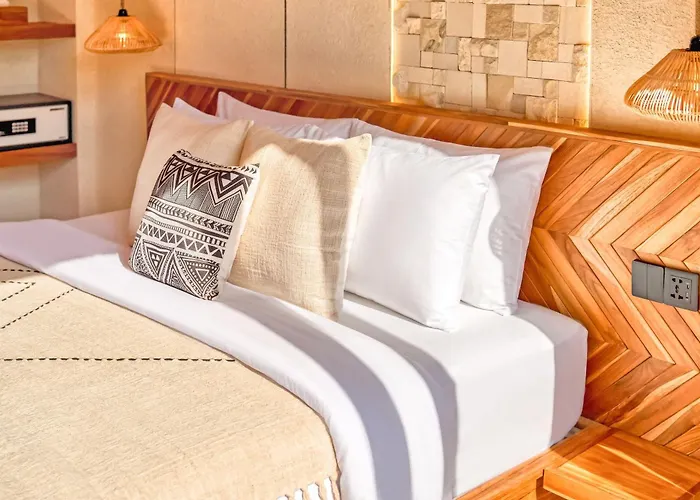 Lima 8bdr Jacuzzi Sauna Ice-bath Cinema Villa